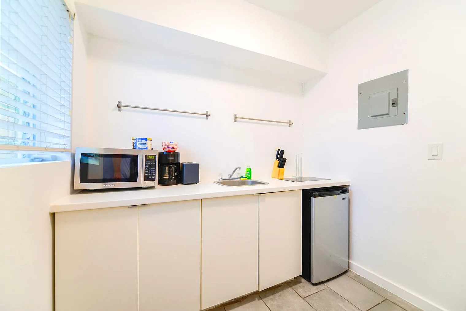 Studio, 1.0 bath, 398 sqft, $1,309 — Photo 2