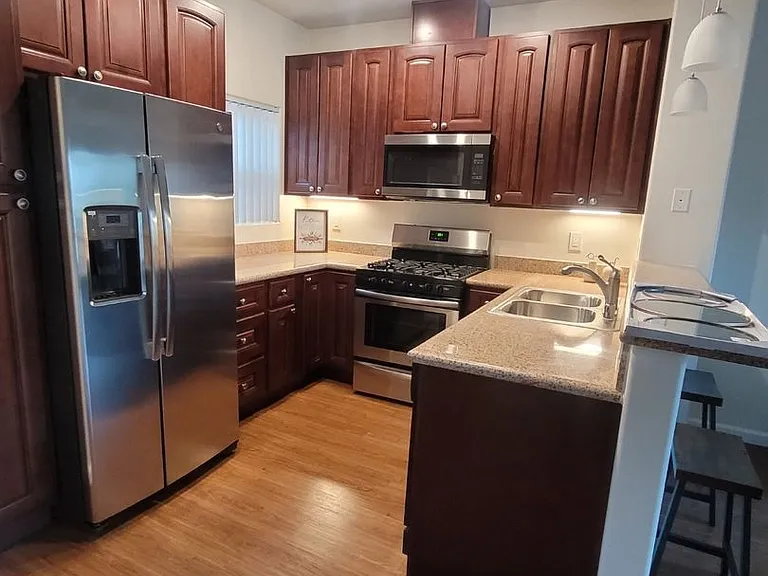 4880 Maple Ave — Photo 3