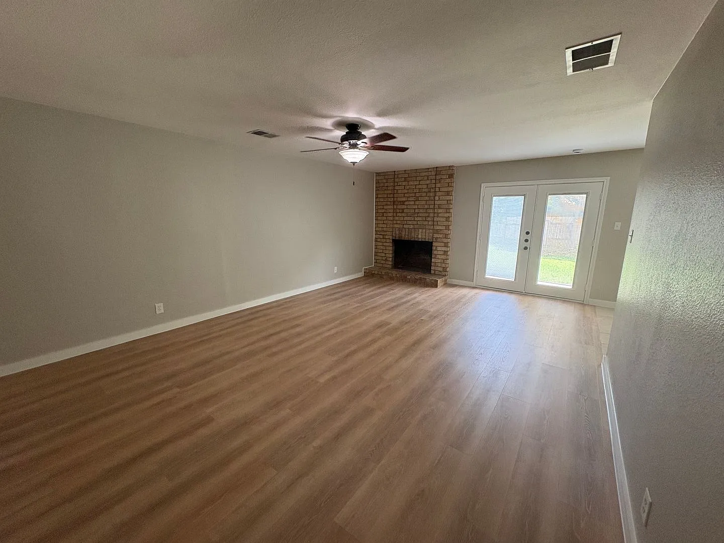 Great Round Rock with Great Floor Plan — Photo 4