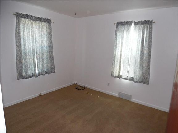 5th image of 29 Marshall Dr
