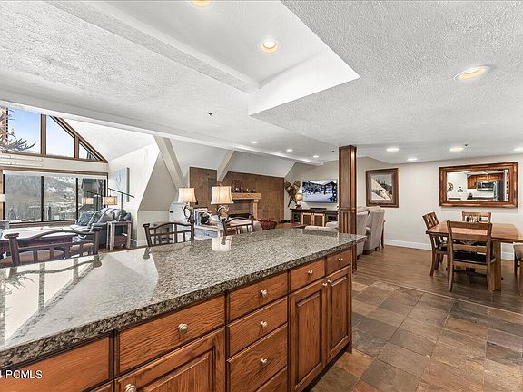 3rd image of 1415 Lowell Ave #356