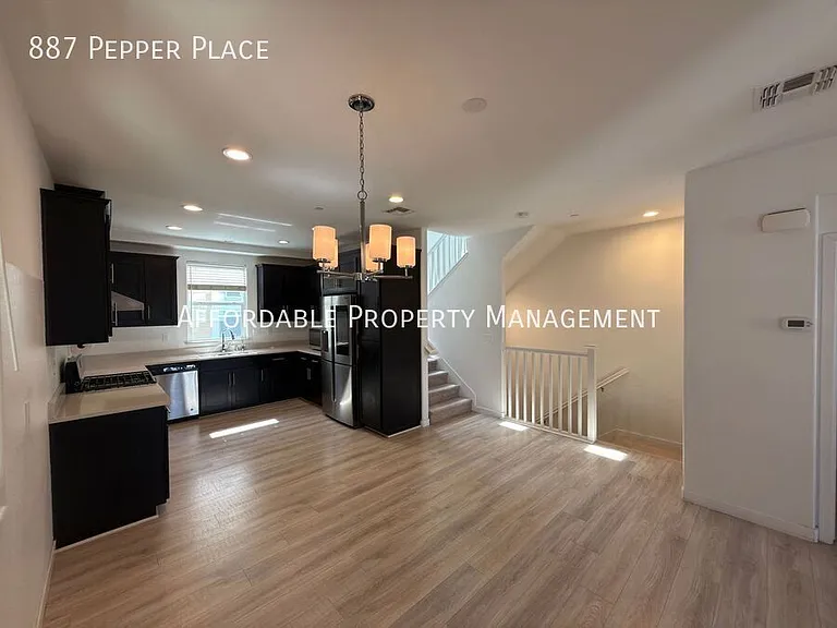 887 Pepper Pl — Photo 7