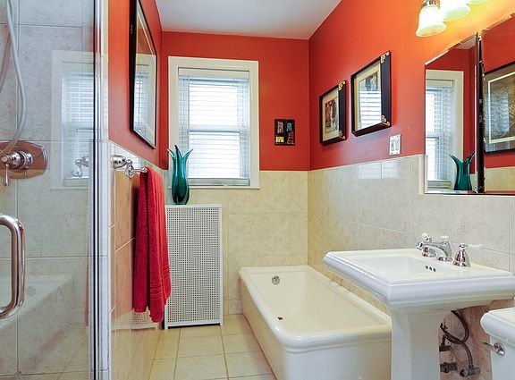 5th image of 1040 W Balmoral Ave APT 5B
