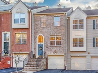 805 Newport Dr, Ramsey, NJ 07446