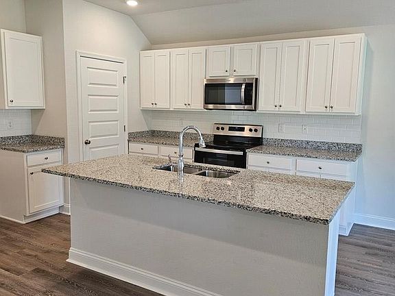 3rd image of 3485 Desirable Dr