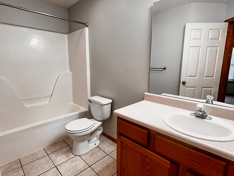 765 Stanford Ct — Photo 8