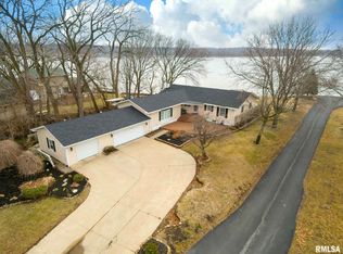 3320 E Harbor Dr, Bettendorf, IA 52722