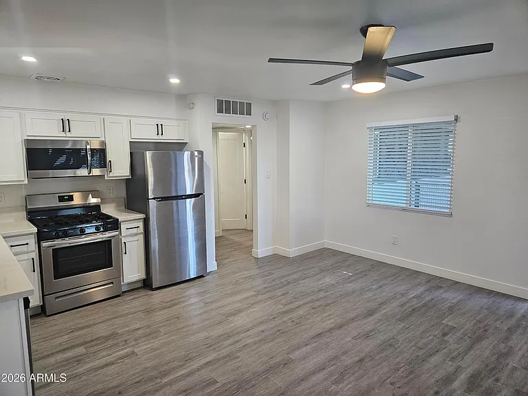 780 W Coolidge St #B — Photo 3