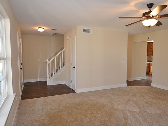 5th image of 5520 Hawthorn Dr