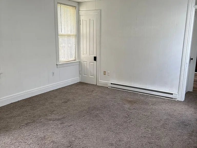 124 Pershing Ave — Photo 3