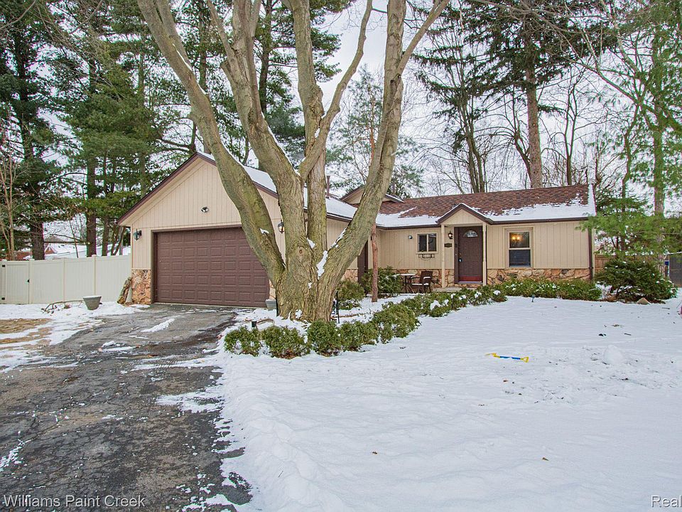 1st image of 38350 Macintosh Ct