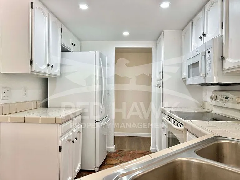 3839 E Cherokee St — Photo 9