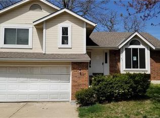 727 NW 42nd St, Blue Springs, MO 64015