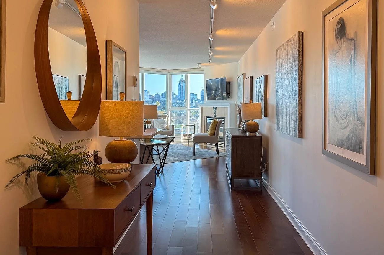 3 bed, 1663 sqft, $7,980 — Photo 4