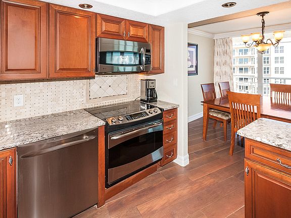 4th image of 1601 Ocean Dr #501