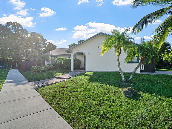 4th image of 6001 NW 89th Avenue