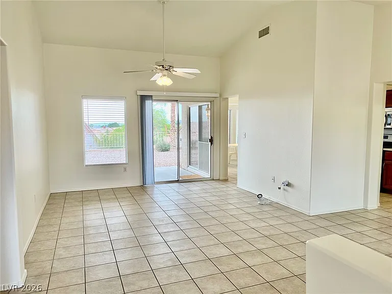 2720 Hope Forest Dr — Photo 3