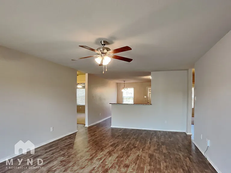 936 Pinehurst Loop — Photo 4