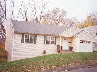 1290 Merritt St, Fairfield, CT 06432