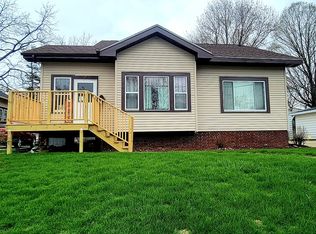 1417 E Main St, Watertown, WI 53094