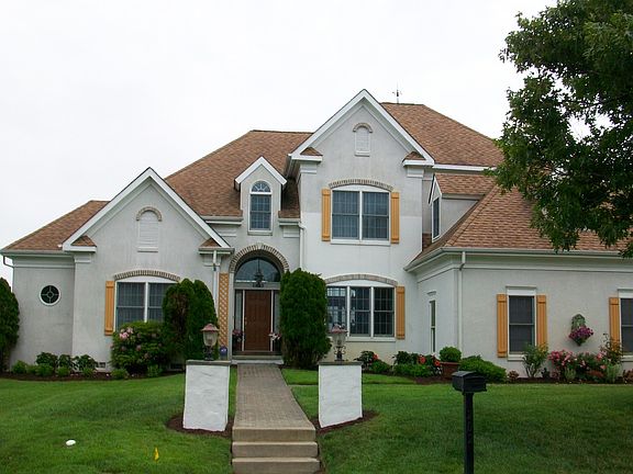 2nd image of 202 Cedar Hill Dr