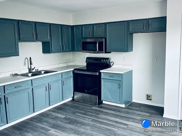 2705 N 27th St — Photo 10