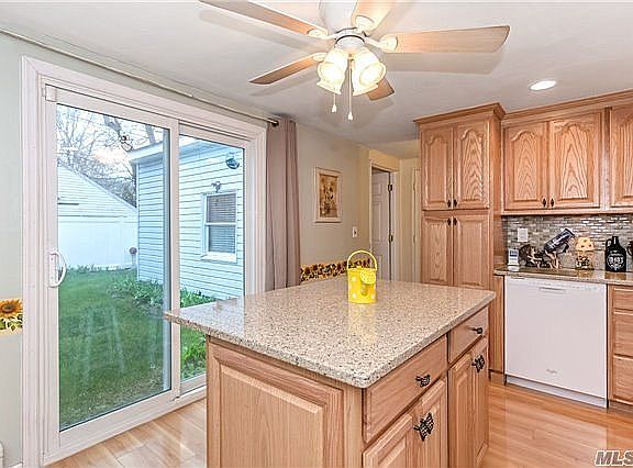 4th image of 19 Hillberry Ln