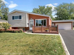 1025 S Charlotte St, Lombard, IL 60148