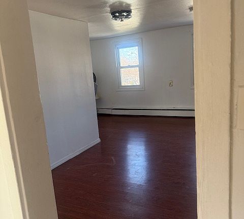 5th image of 47 W Railroad Ave APT 1