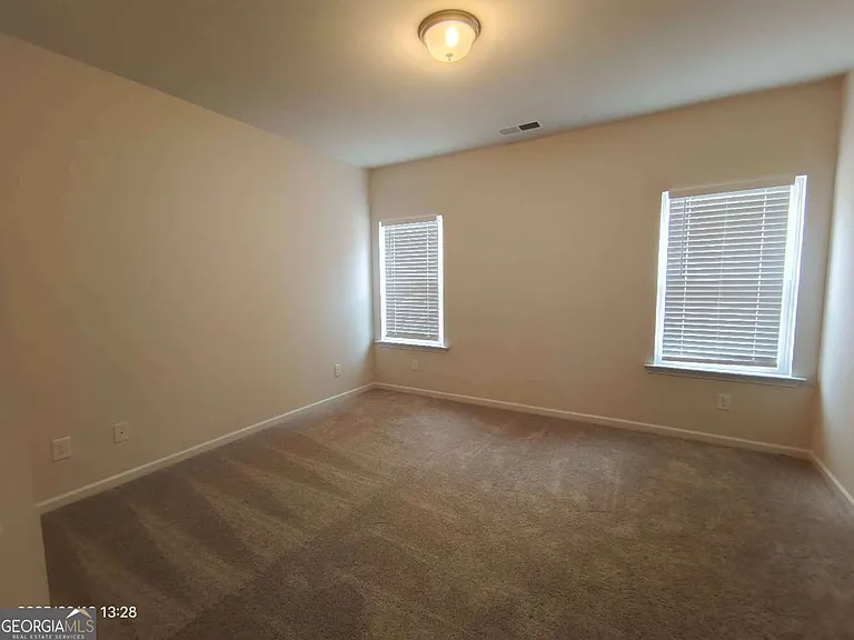 269 Dupont Dr — Photo 6