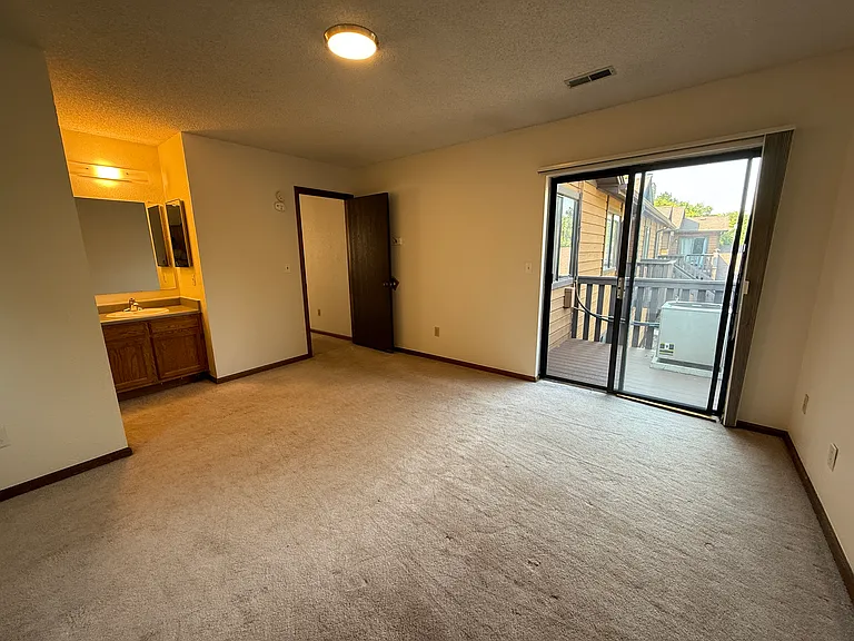 6262 Willow Ln — Photo 13