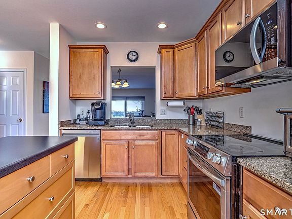 4th image of 31 South Turnpike Road APT C2