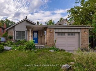 878 Strouds Ln, Pickering, ON L1V1H2