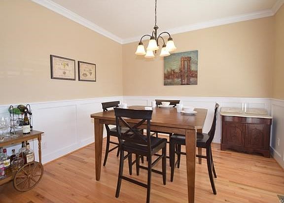 Dining room with custom trim