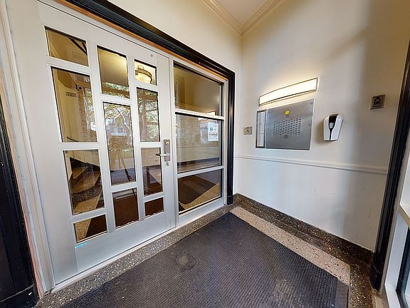 4th image of 3510 Avenue N #B