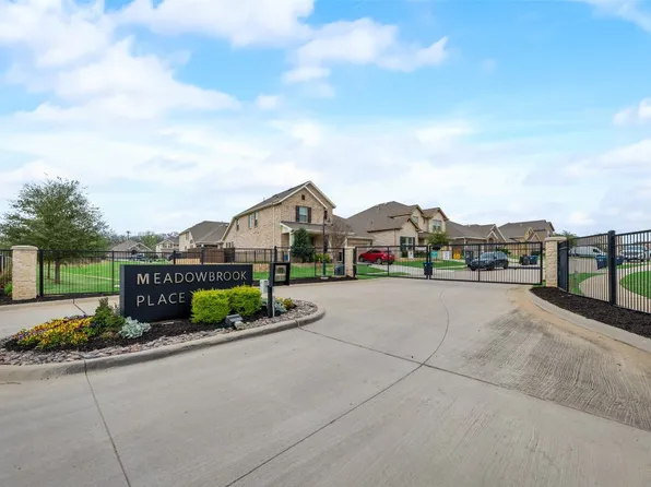 2008 Augustus Dr, Fort Worth, TX 76120