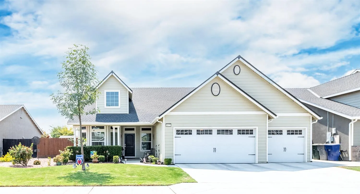 6673 E Lansing Way photo 1