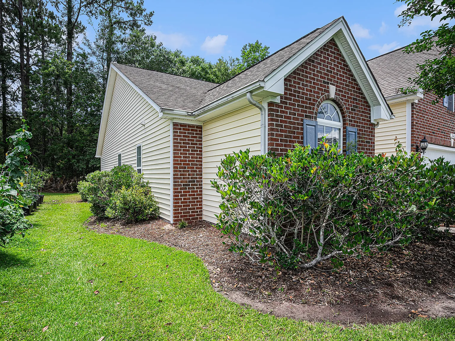 4 bed, 1900 sqft, $2,195 — Photo 1
