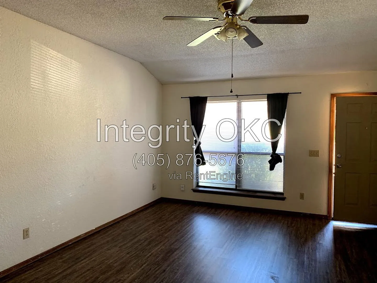 2 bed, 1.0 bath, 956 sqft, $1,050 — Photo 2
