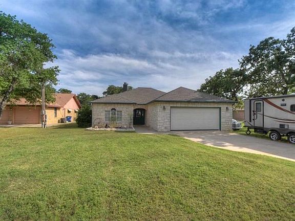 2nd image of 118 Agarita Dr