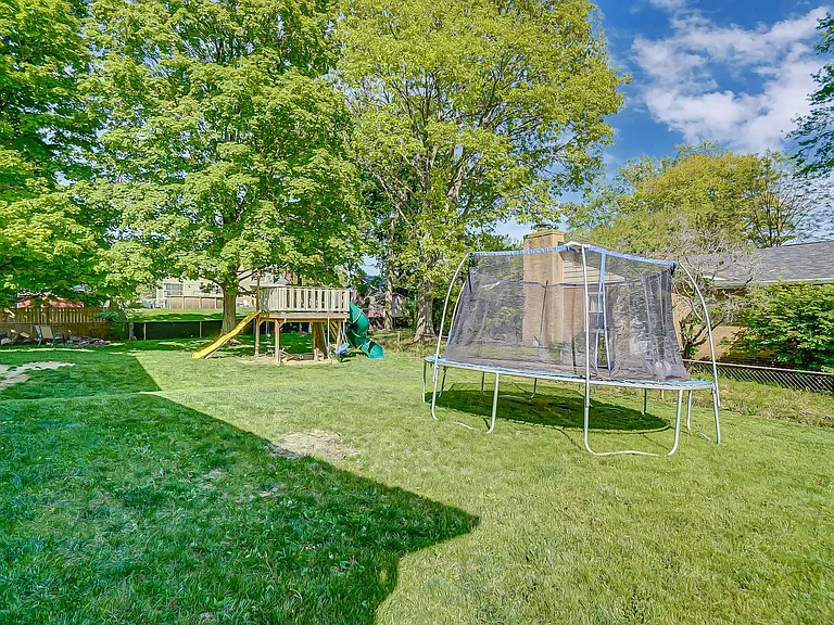 4216 Silver Oak St — Photo 43