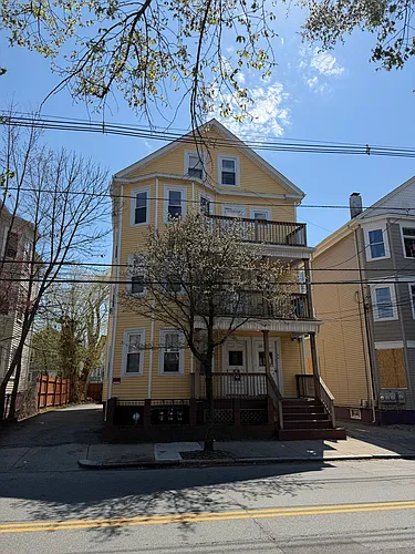 368 Orms St #3 Photo 1
