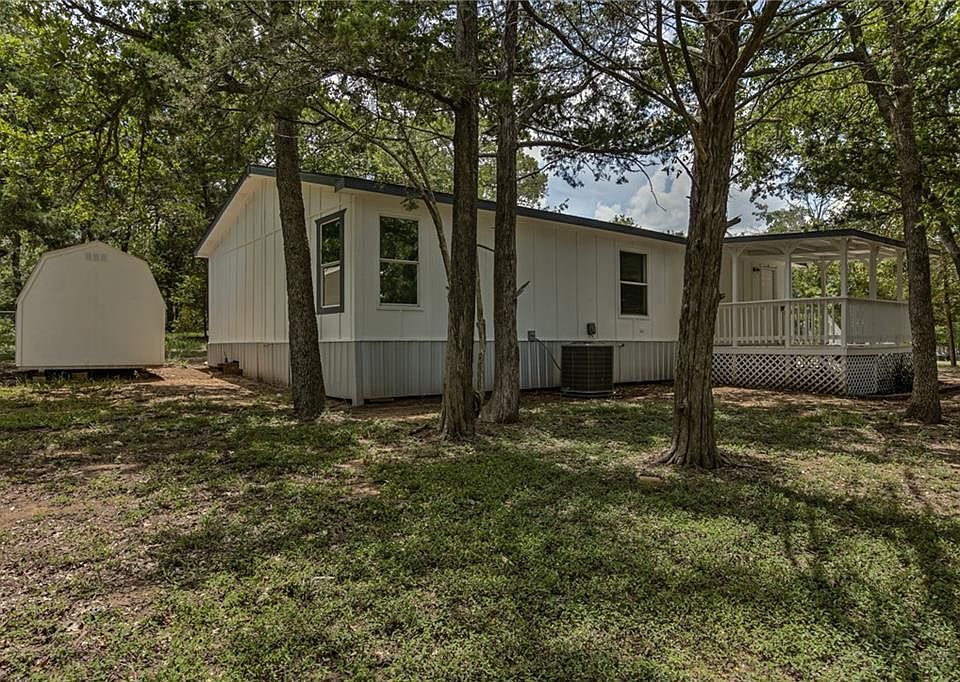 1st image of 203 Live Oak Dr
