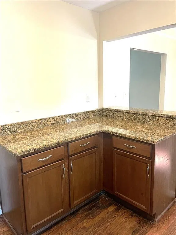 3 bed, 1.0 bath, $1,700 — Photo 4