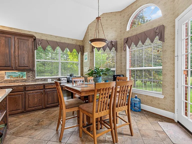 4633 Oak Shores Dr — Photo 13