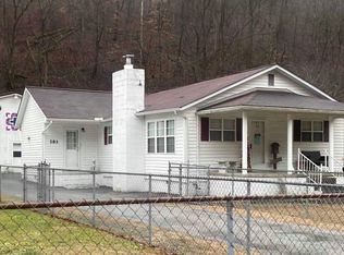 283 Gray St, Comfort, WV 25049
