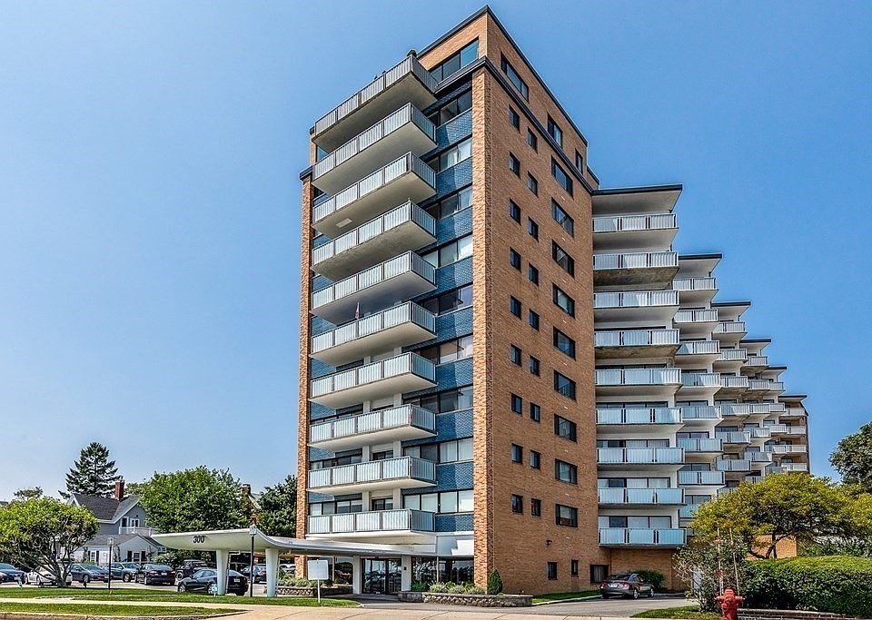 1st image of 300 Lynn Shore Dr APT 504