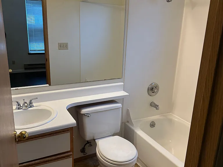 5254 Brooklyn Ave NE — Photo 3