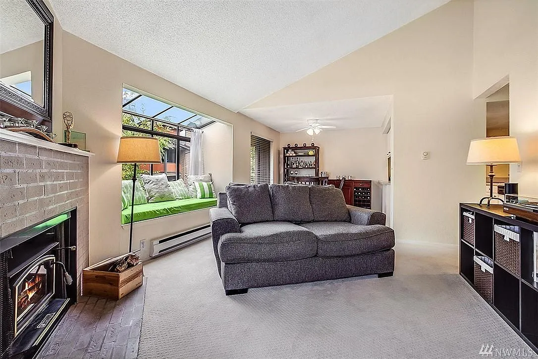2 bed, 987 sqft, $2,195 — Photo 3