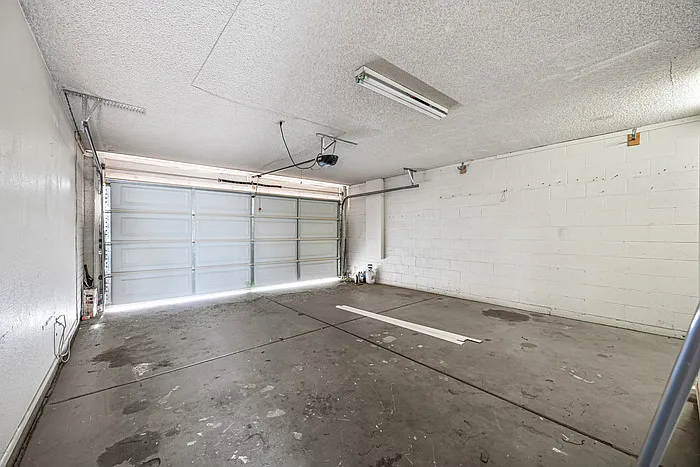 11102 W Turney Ave — Photo 17